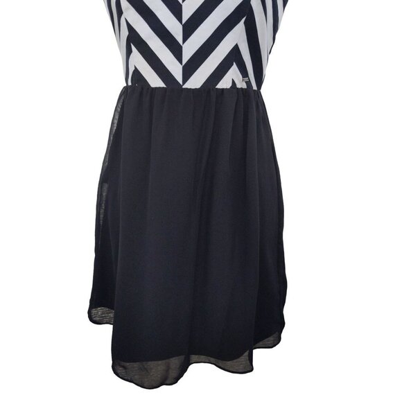 Volcom Women's Dress Black & White fit & Flare spaghetti straps Size 5 - Picture 4 of 9